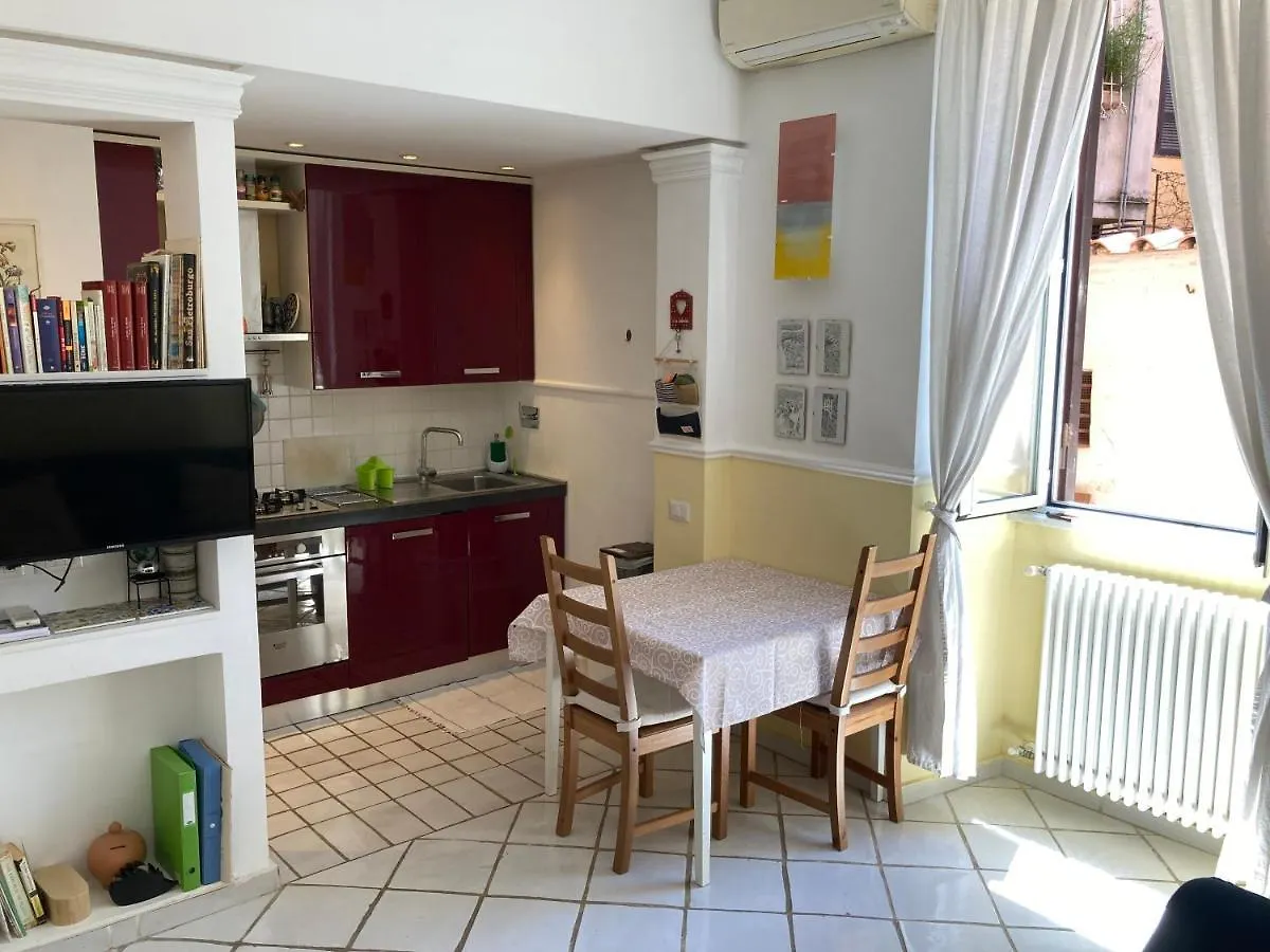Piacevole Appartamento Nel Cuore Di Trastevere Rome